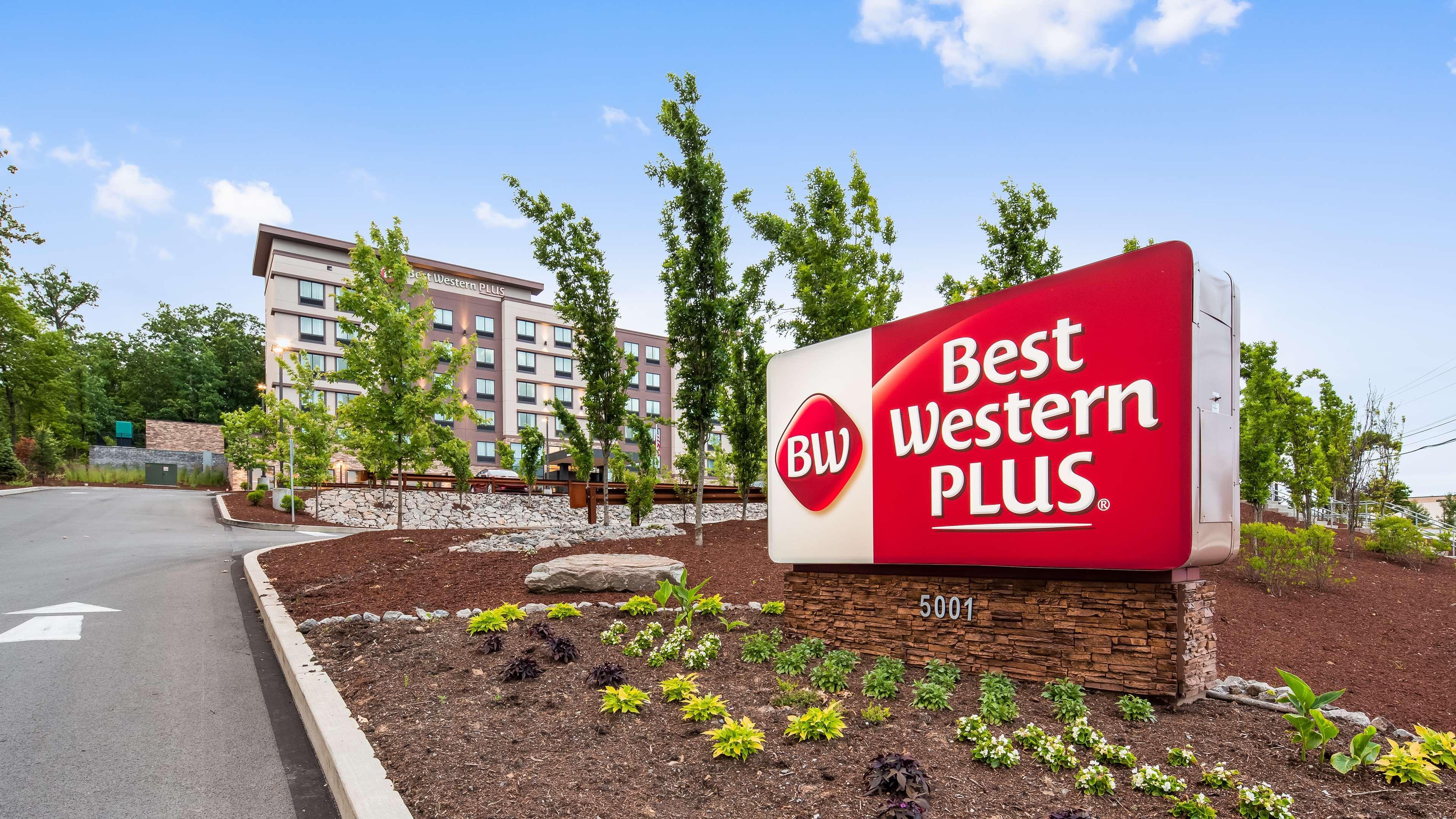 Best Western Plus Gallup Inn & Suites Exterior photo